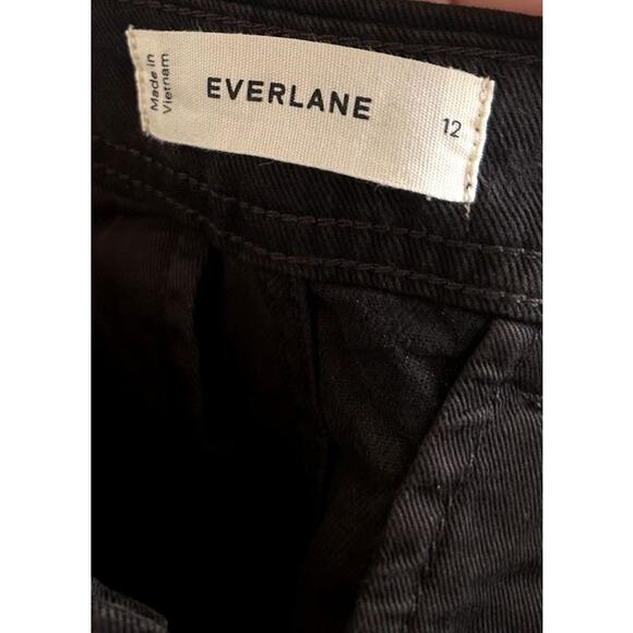 Everlane the Tencel Relaxed Chino in Buttersoft Black 12 - Picture 5 of 10